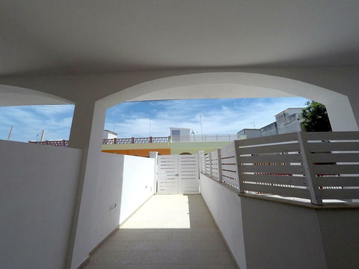 casa vacanze coralloholiday Hotel Torre Lapillo Exterior foto